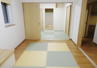 琉球畳を敷き詰めた和室