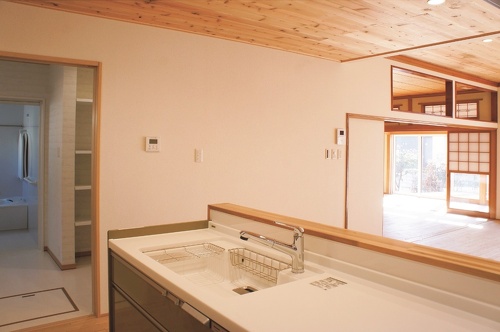 無垢材を活かしつつ、暖かくて地震にも強い高性能なバリアフリー住宅へ実家をリノベーション。施工は函館の東商建設。