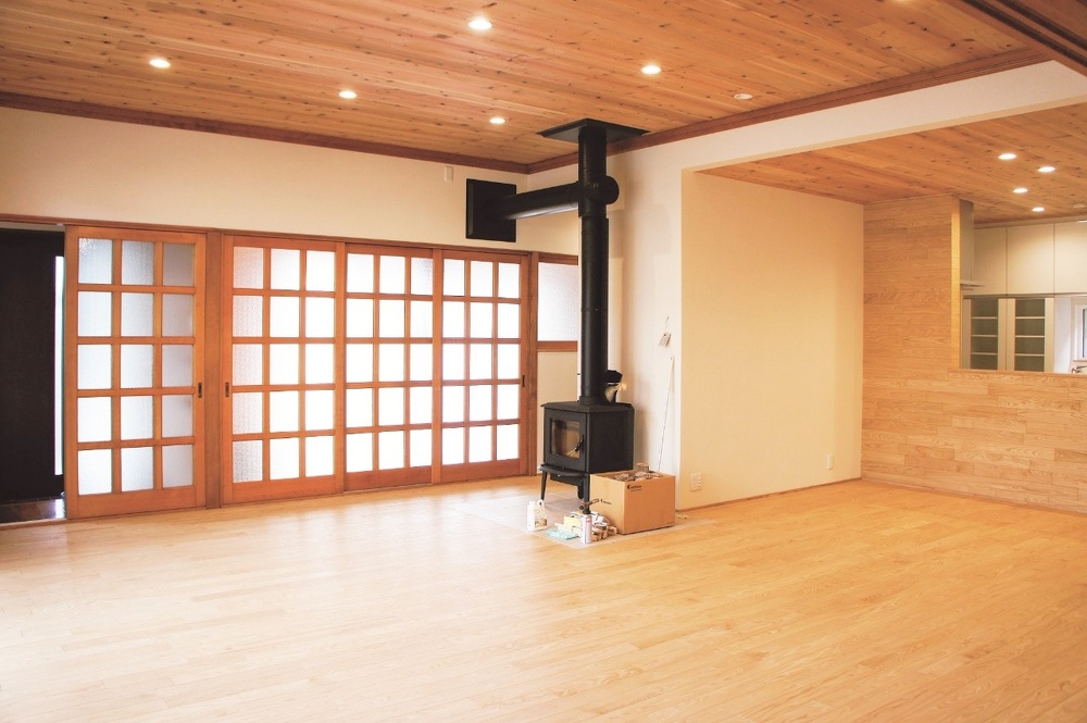 無垢材を活かしつつ、暖かくて地震にも強い高性能なバリアフリー住宅へ実家をリノベーション。施工は函館の東商建設。