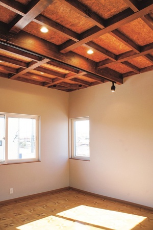 無垢材を活かしつつ、暖かくて地震にも強い高性能なバリアフリー住宅へ実家をリノベーション。施工は函館の東商建設。