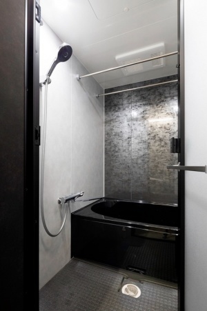 浴室はコーキングのカラーやシャワーフック、照明の位置などをお好みでオーダー