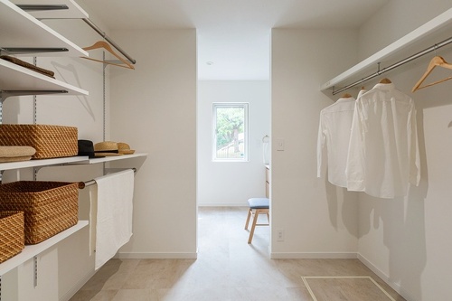 朝は洗顔後、ウォークインで着替え、お風呂上がり後はウォークイン&洗面で身支度