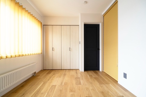 以前は1室しかなかった子供部屋は、間取りの見直しで1人1室を確保。好みのアクセントカラーで部屋への愛着もひとしおです
