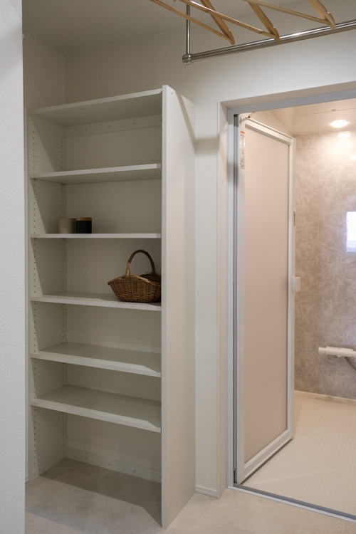 富丘リノベーションモデルハウスの片付くユーティリティ