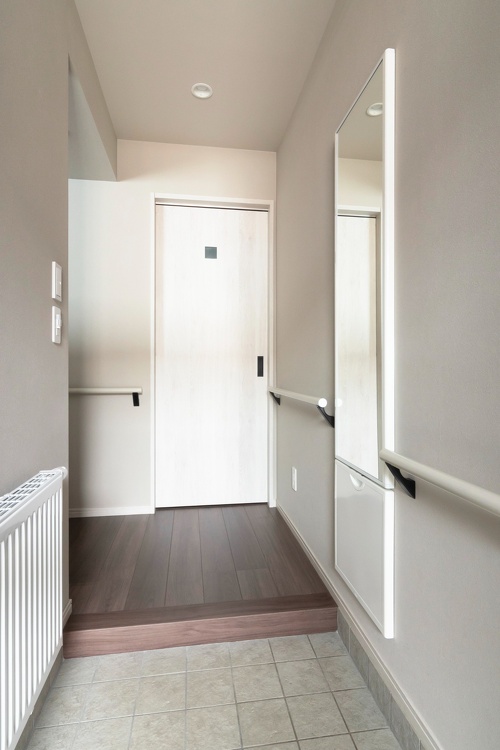 元の風除室を玄関スペースに