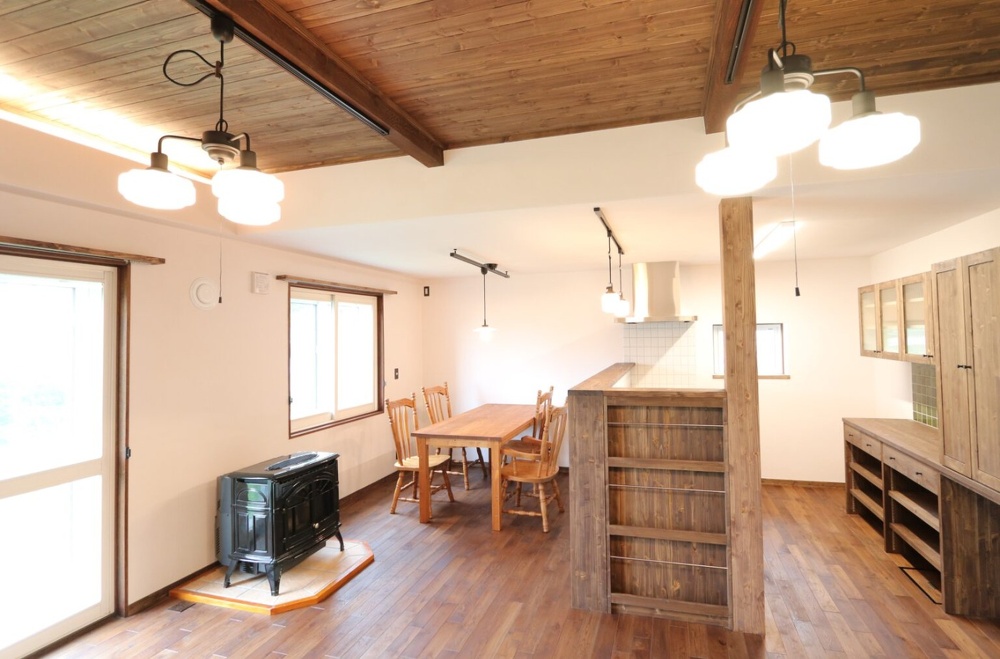 ビオリノベ(ビオプラス西條デザイン)_三角屋根の家オープンハウス_花川北4条_ダイニングキッチン