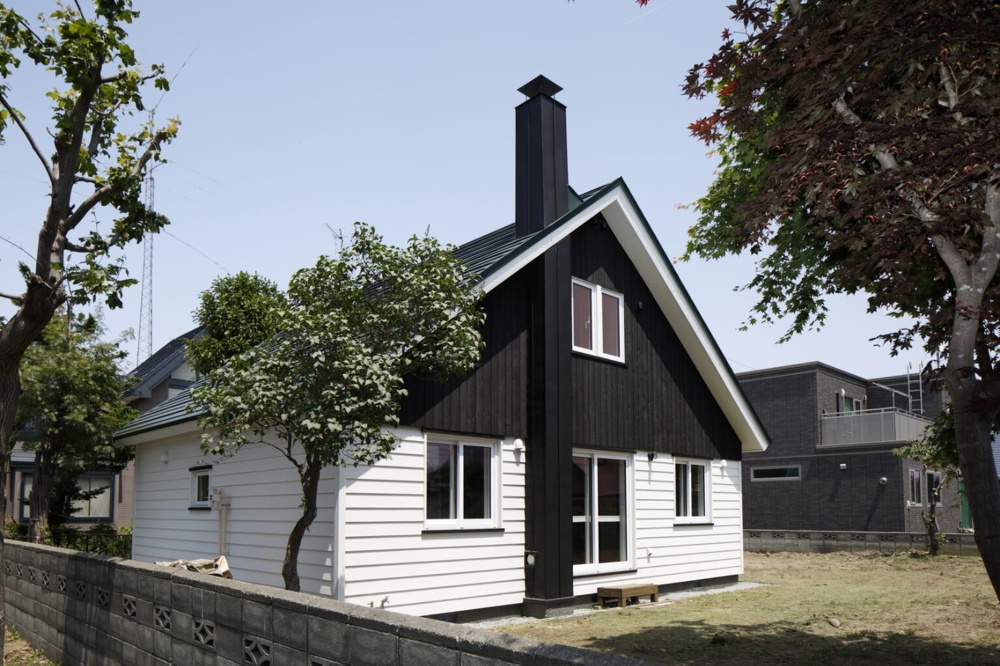 ビオリノベ(ビオプラス西條デザイン)_三角屋根の家オープンハウス_花川北4条_外観