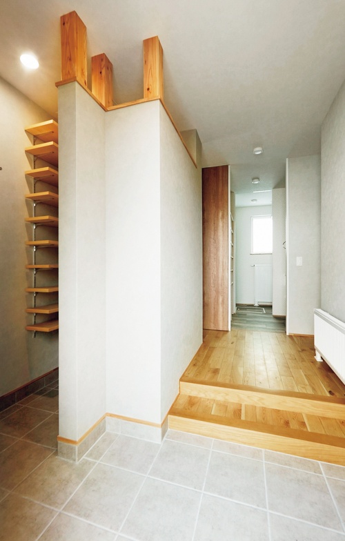 札幌｜戸建てリフォーム事例｜㈱三五工務店｜新築・リノベーション・リフォーム施工会社・工務店_トイレを移動してシューズクロークのスペースを確保