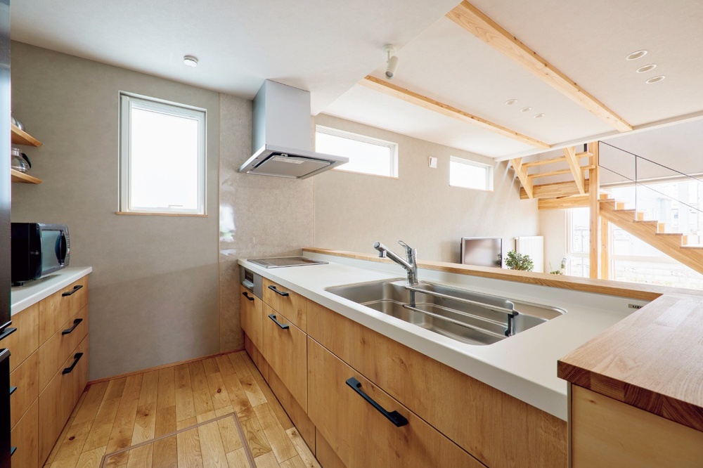 札幌｜戸建てリフォーム事例｜㈱三五工務店｜新築・リノベーション・リフォーム施工会社・工務店_明るく開放的になったキッチン