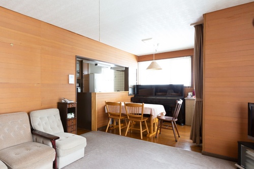 お母さまお気に入りの板張り壁や間取りはそのまま活かし、断熱性能を高めました