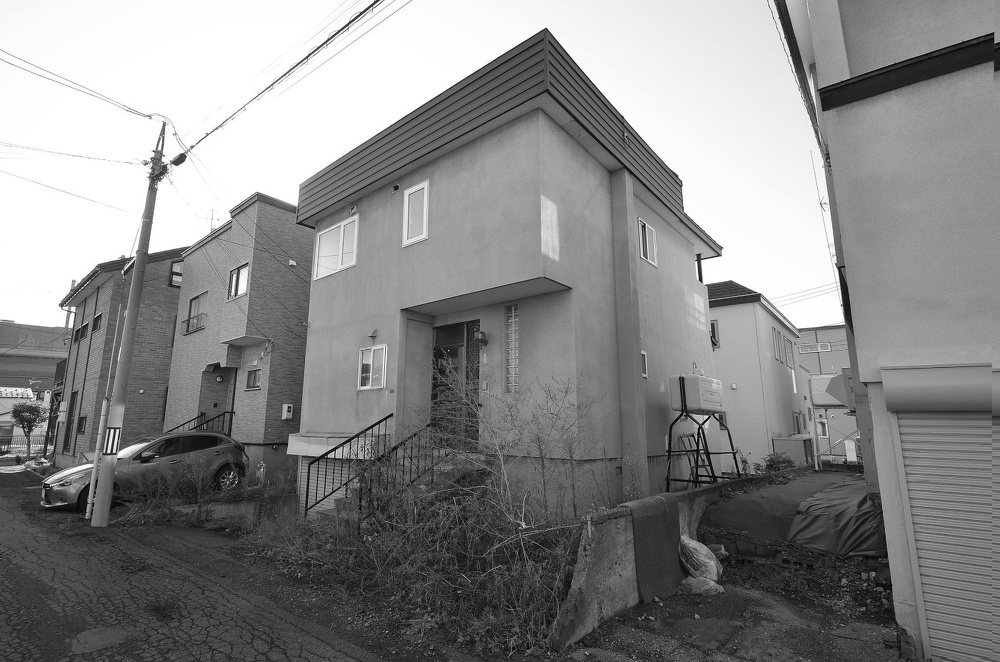 札幌｜戸建て｜中古｜モデルハウス(販売中)｜中古リノベーション施工事例｜アルティザン建築工房_高性能＋創エネ＋省エネで 築41年をZEH住宅に再生！リノベーションモデルハウス_Before