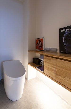 間接照明が美しい落ち着くトイレ空間