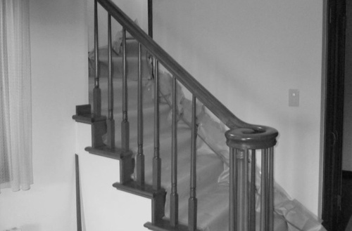 リファイン美園施工事例_玄関の階段before