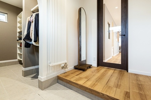 ガラス面の大きなハイドアで開放感もUP