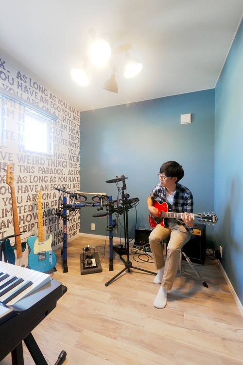 マルチスペースは、ご兄妹にとってまさに「スタジオ」。内装もふたりで楽しく選びました