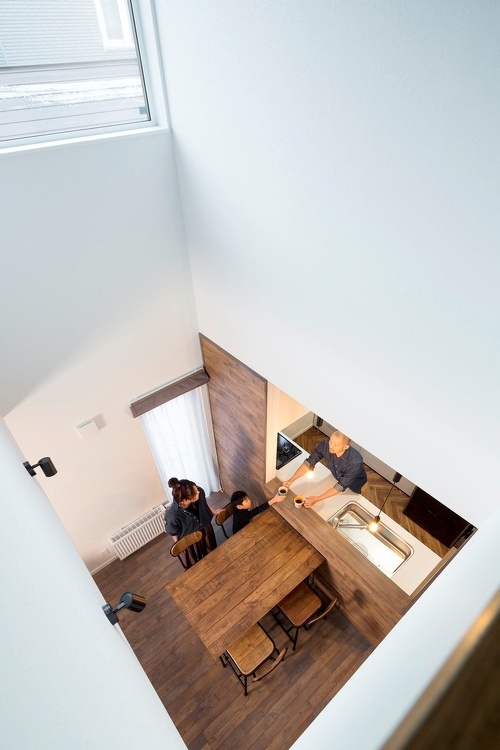 明るく開放的な吹き抜け空間