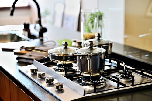 旭川｜戸建て｜モデルハウス(販売中)｜中古リノベーション施工事例｜石山工務店_平屋感覚＋ヴィンテージの『mature model』大人の空間_LIXILリシェルのキッチングリル