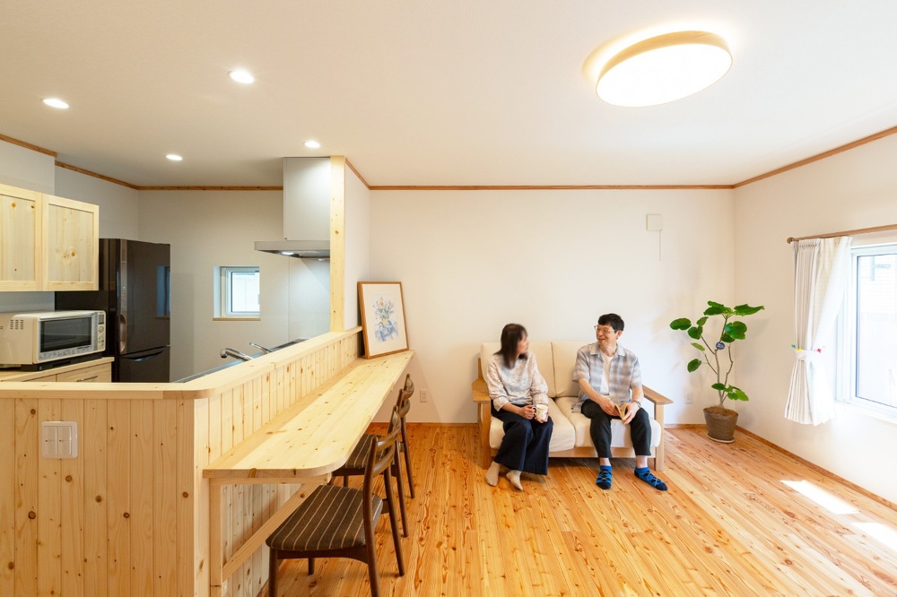 北海道産カラマツ無垢材を使った浮造りの床