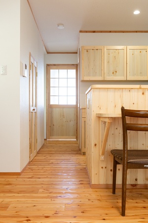 ガラス格子のオリジナル造作の扉