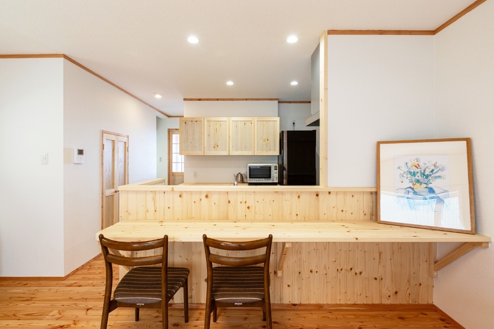 建具は北海道産木材の造作建具