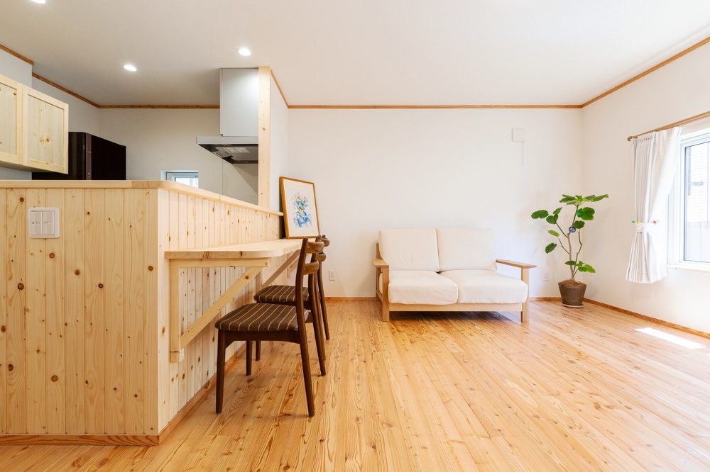 木のイメージで統一したLDK