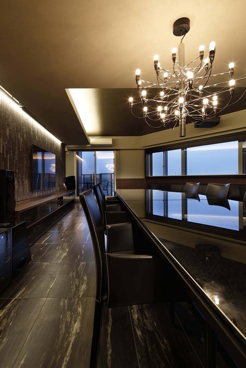 ジノ・サルファッティのモダンなシャンデリアや間接照明