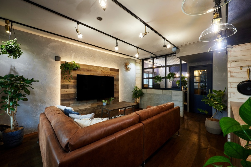 素材感のあるインダストリアル空間