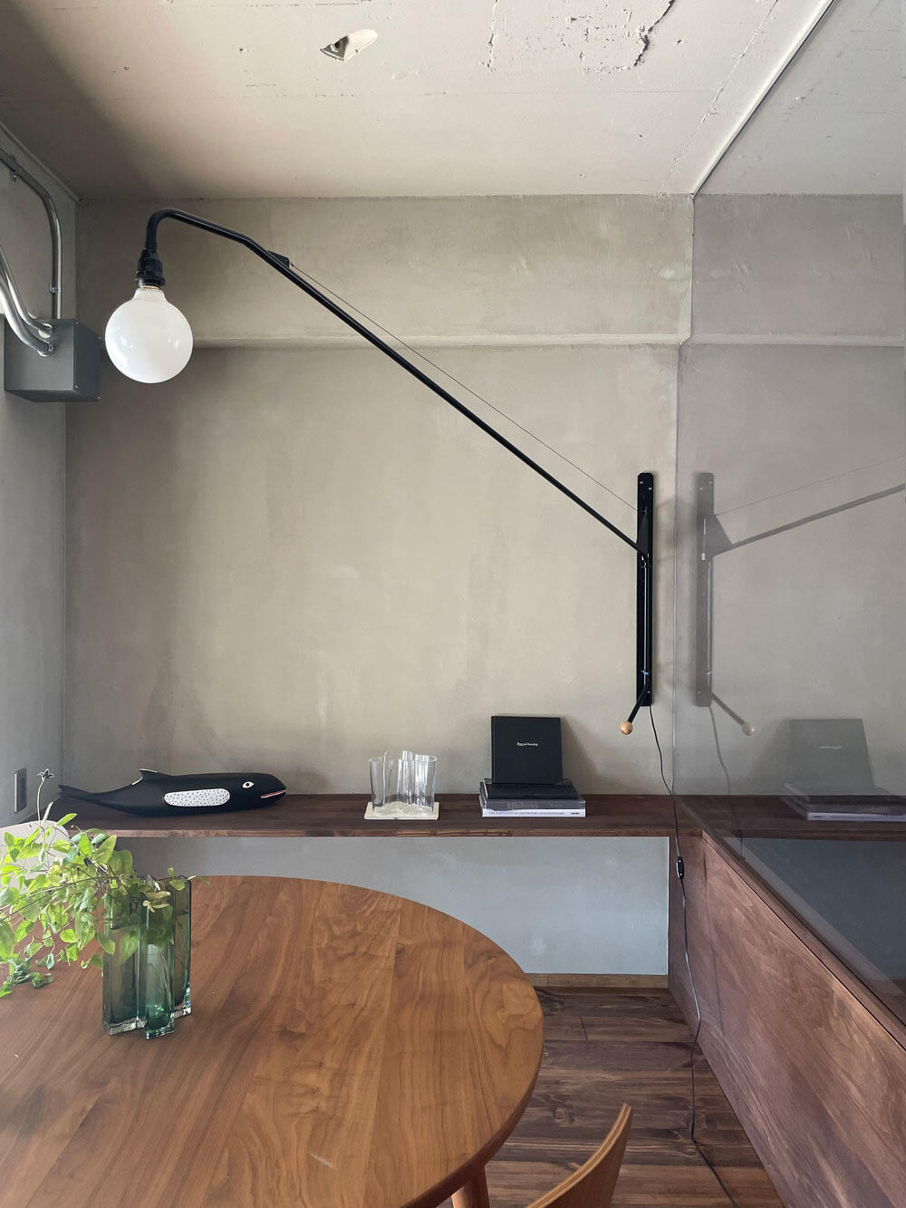 アートホーム札幌支店_中古マンションフルリノベーション OPEN HOUSE_造作の円形ダイニングテーブル