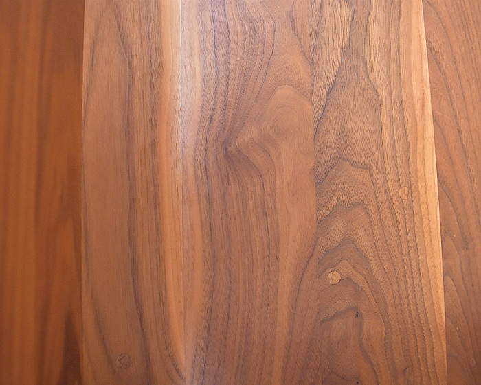 ブラックウォールナットの色や木目は個体差がある