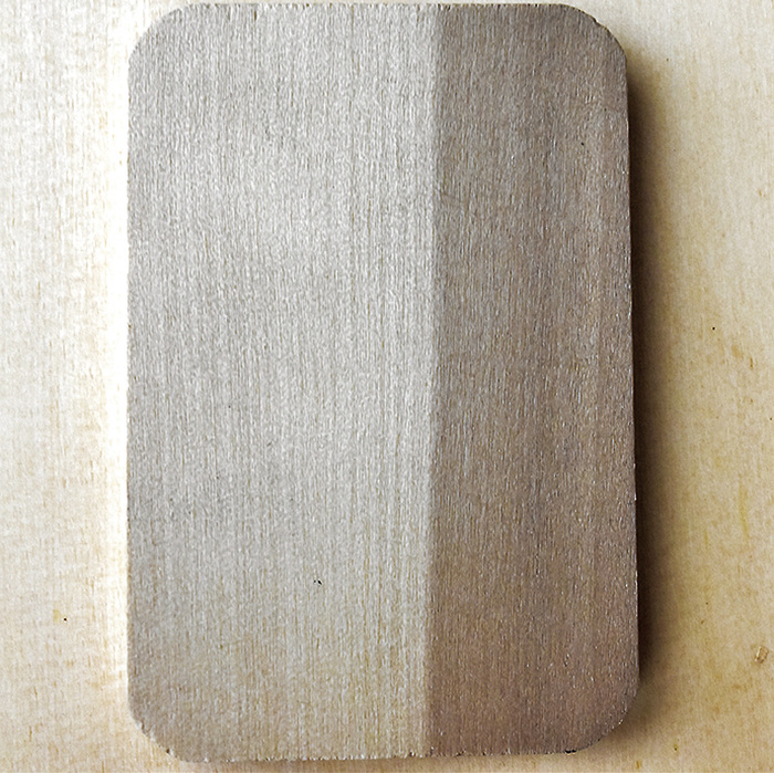 心材は深緑色をしています